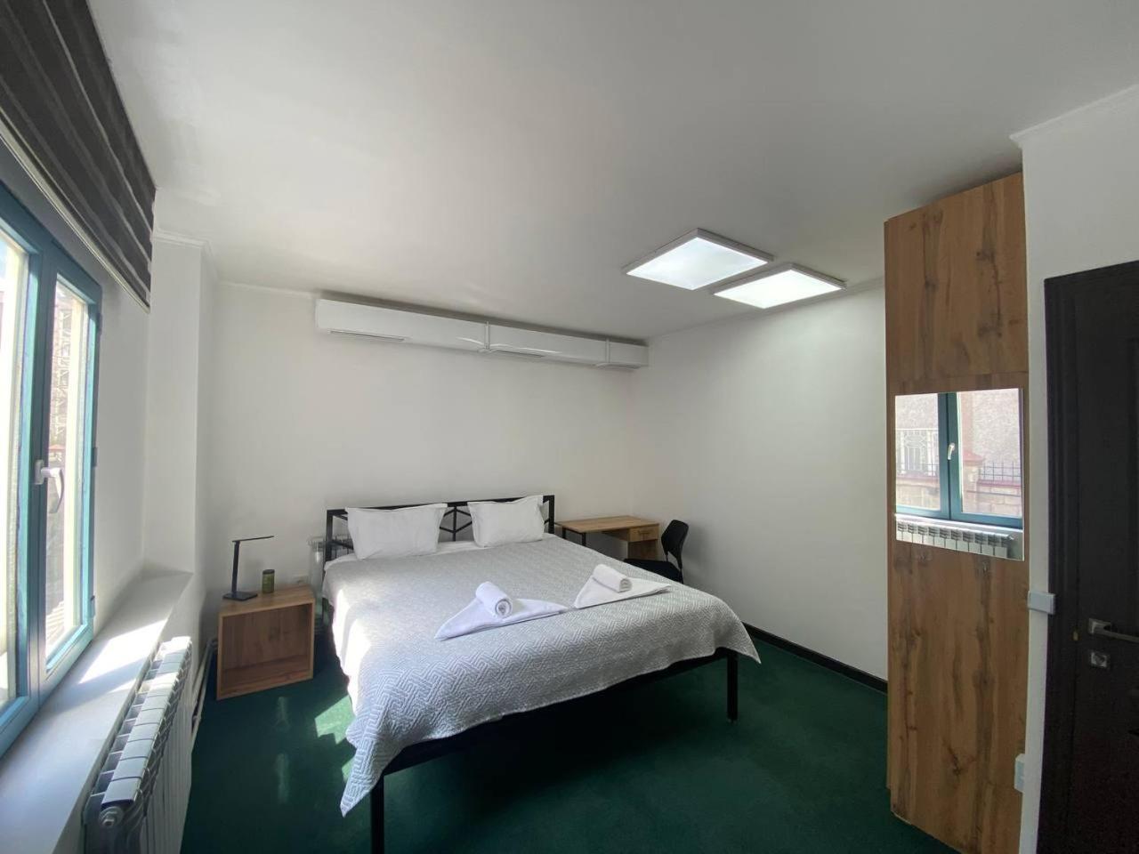 Место Встречи "Guest House Meeting Place" 比什凯克 外观 照片